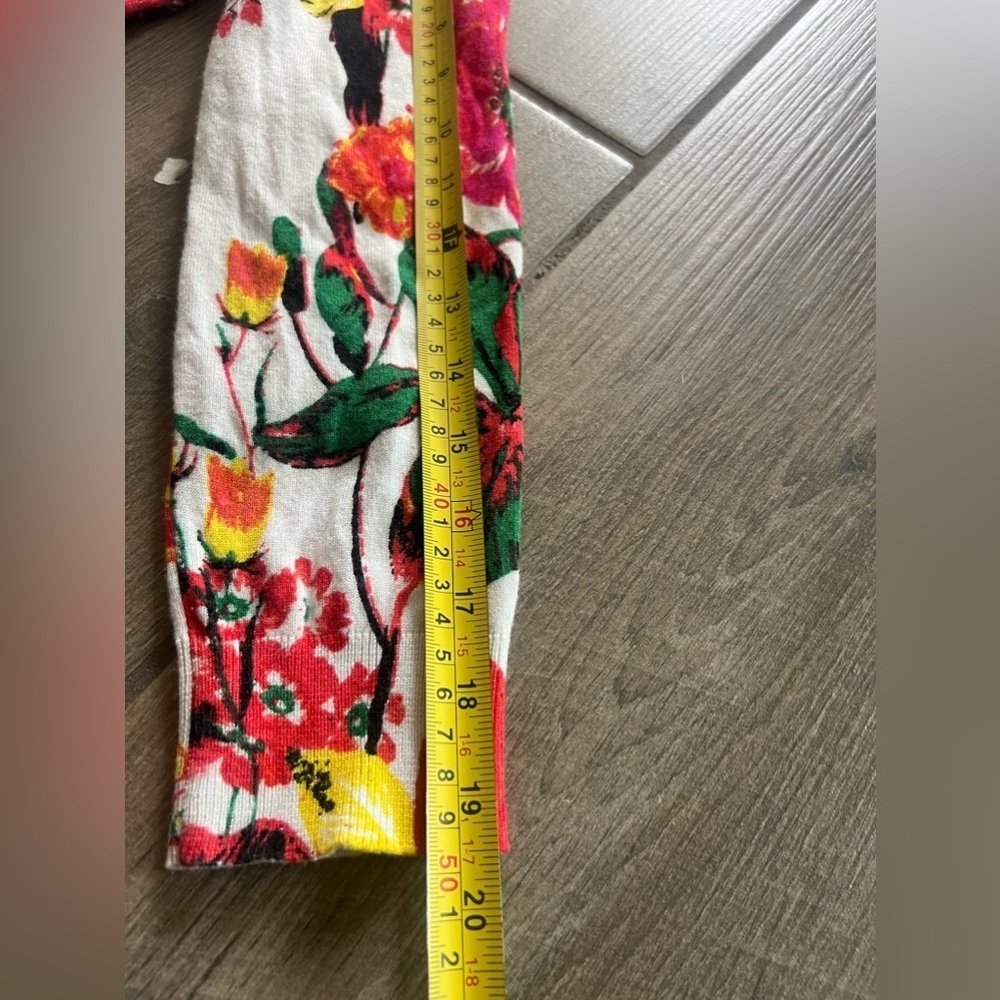 In very good condition. Soft and luxurious feel. Please check pic for details - Picture 12 of 13